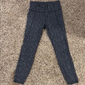 Athleta 7/8 Salutation Tights